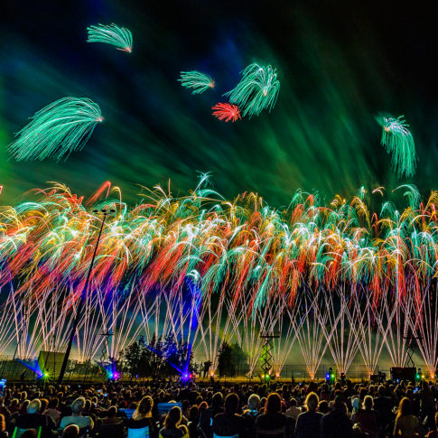 Monteux, Feu d'artifice, Fireworks, couleur, pose longue, motion, Frédéric Bonnaud, FredB Art, Photo, Photographer, Photographe, Paysage, Marseille, France