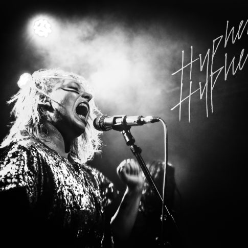 Hyphen Hyphen, Noir et Blanc, Frédéric Bonnaud, FredB Art, Singer, Woman, Photo, Photographer, Live, Concert, Le Moulin, Marseille, France