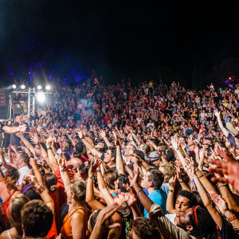 Zebda, People, Foule, Slam, Frédéric Bonnaud, FredB Art, Singer, man, Photo, Photographer, Live, Concert, Theatre de Verdure, Aix, Aix en provence, France