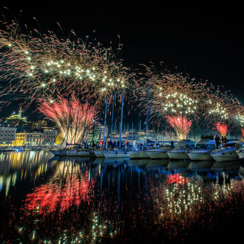 feu, Feu d'artifice, Fireworks, couleur, pose longue, motion, Frédéric Bonnaud, FredB Art, Photo, Photographer, Photographe, Paysage, Marseille, France, Vieux port